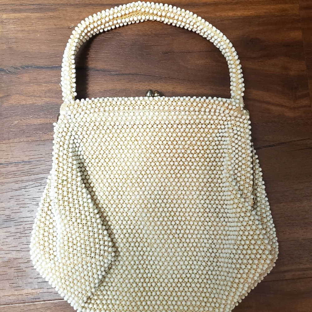 Vintage Corde bead purse lined alligator mouth